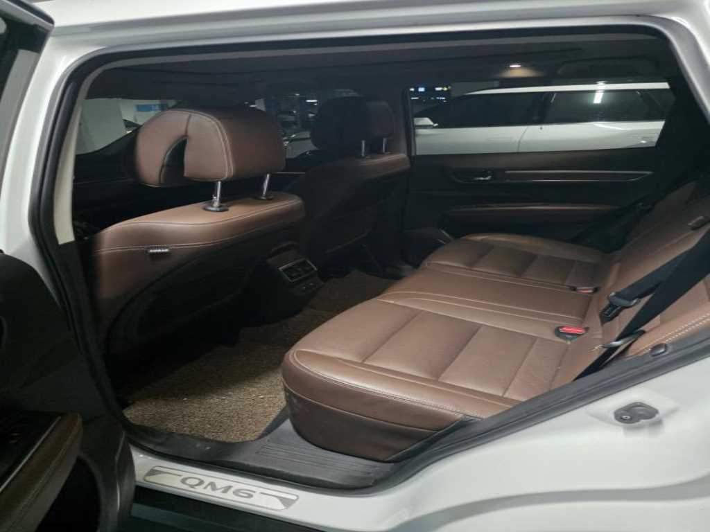 SAMSUNG QM6 - Vista 8