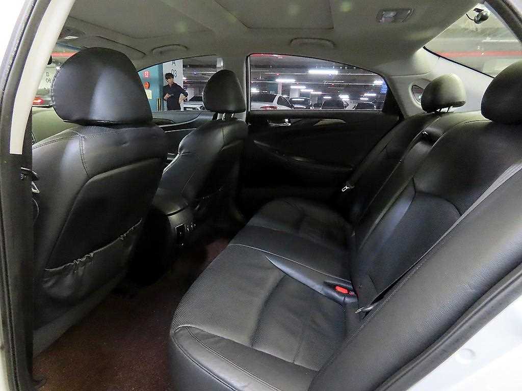 HYUNDAI Sonata - Vista 7