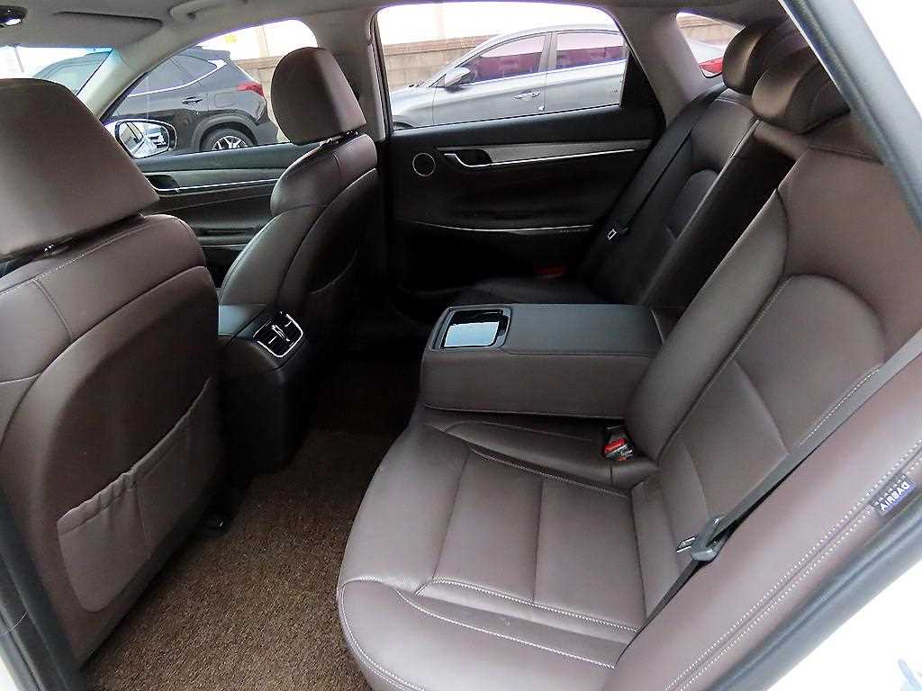 HYUNDAI Grandeur - Vista 6