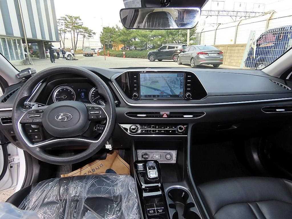 HYUNDAI Sonata - Vista 7