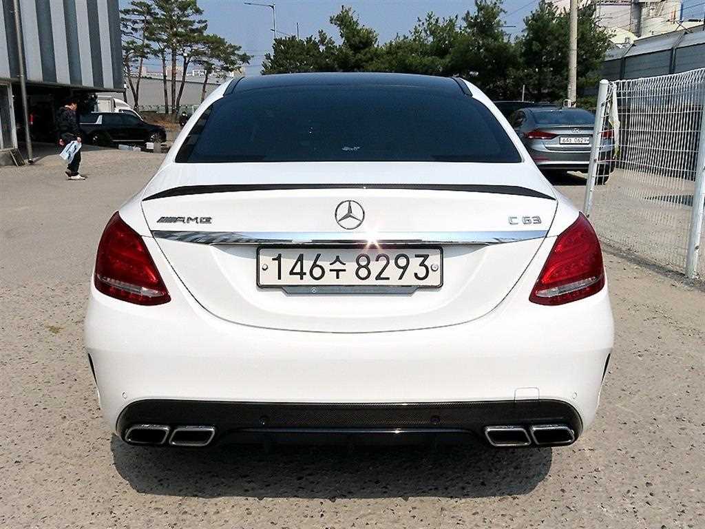 Mercedes Benz C Class - Vista 4