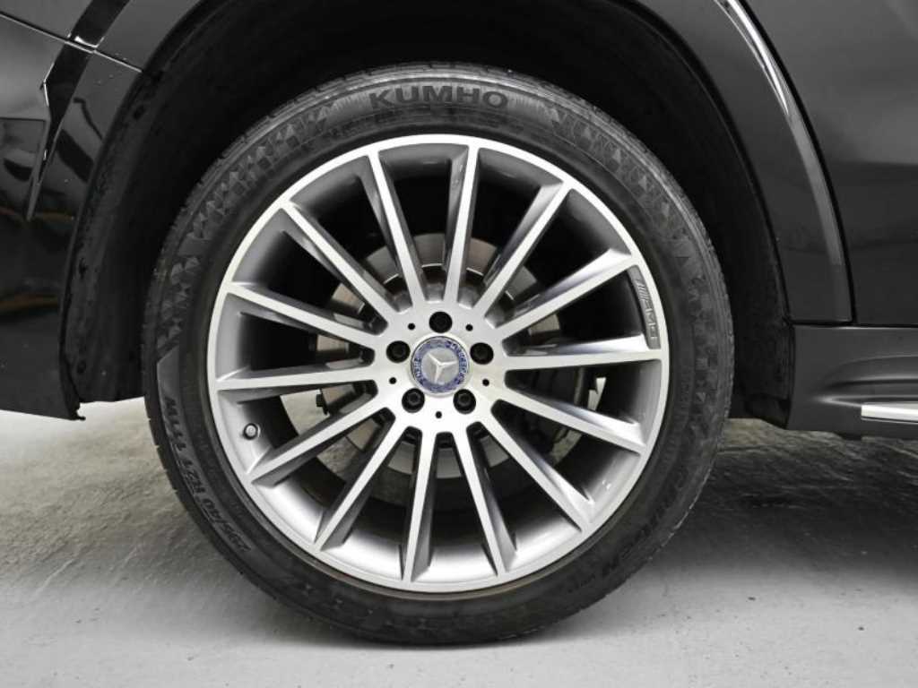 Mercedes Benz GLS Class - Vista 6