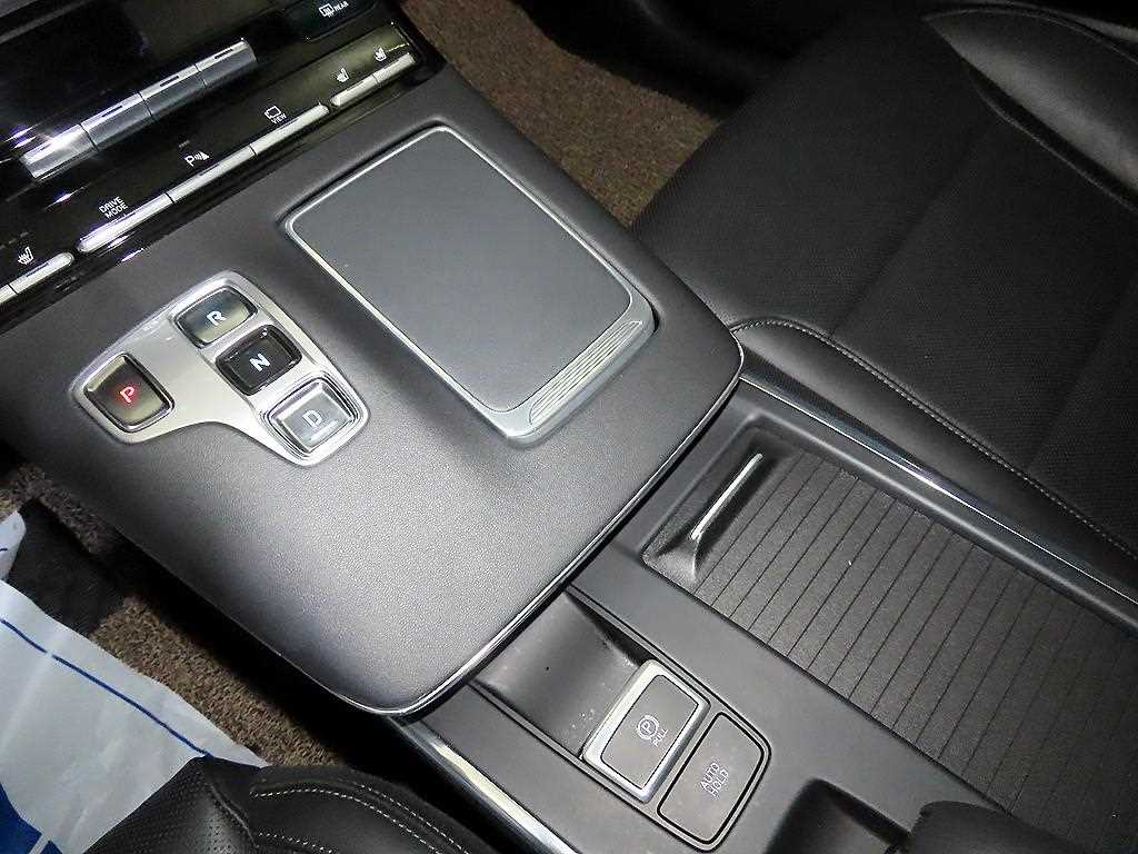 HYUNDAI Grandeur - Vista 12