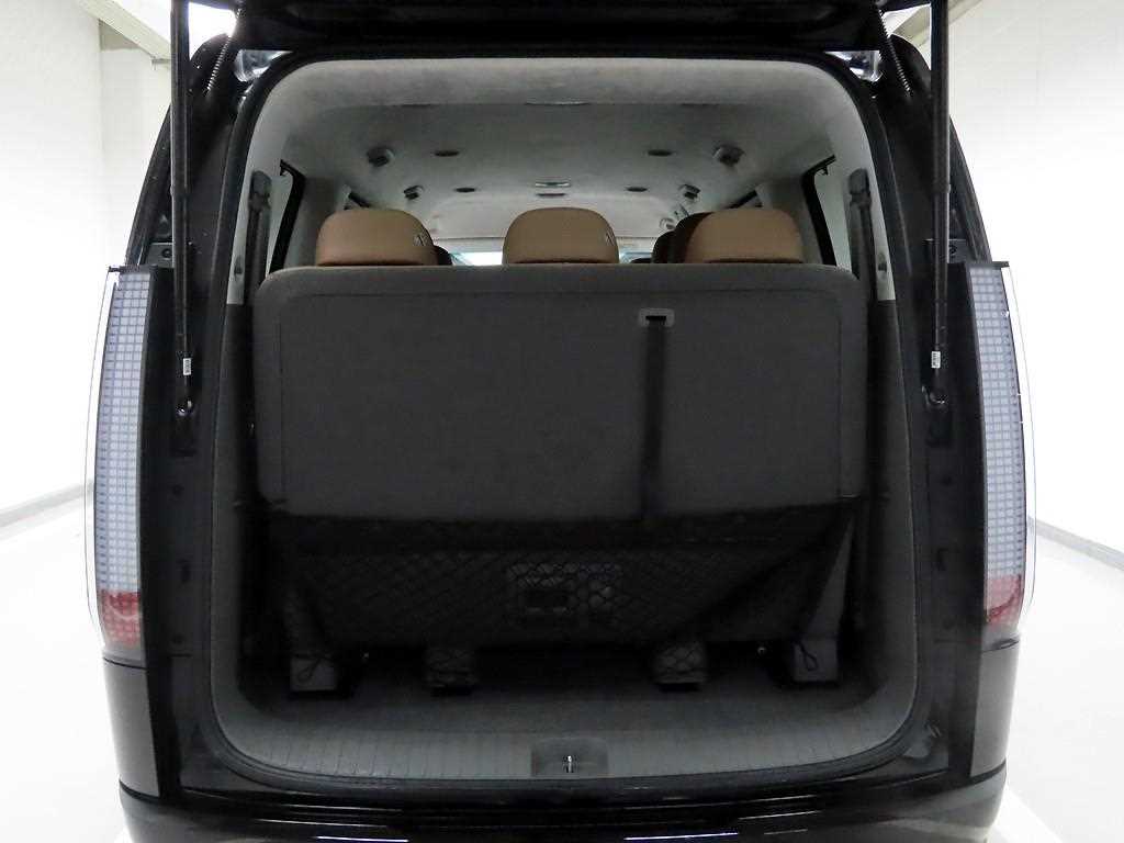 HYUNDAI Staria - Vista 5