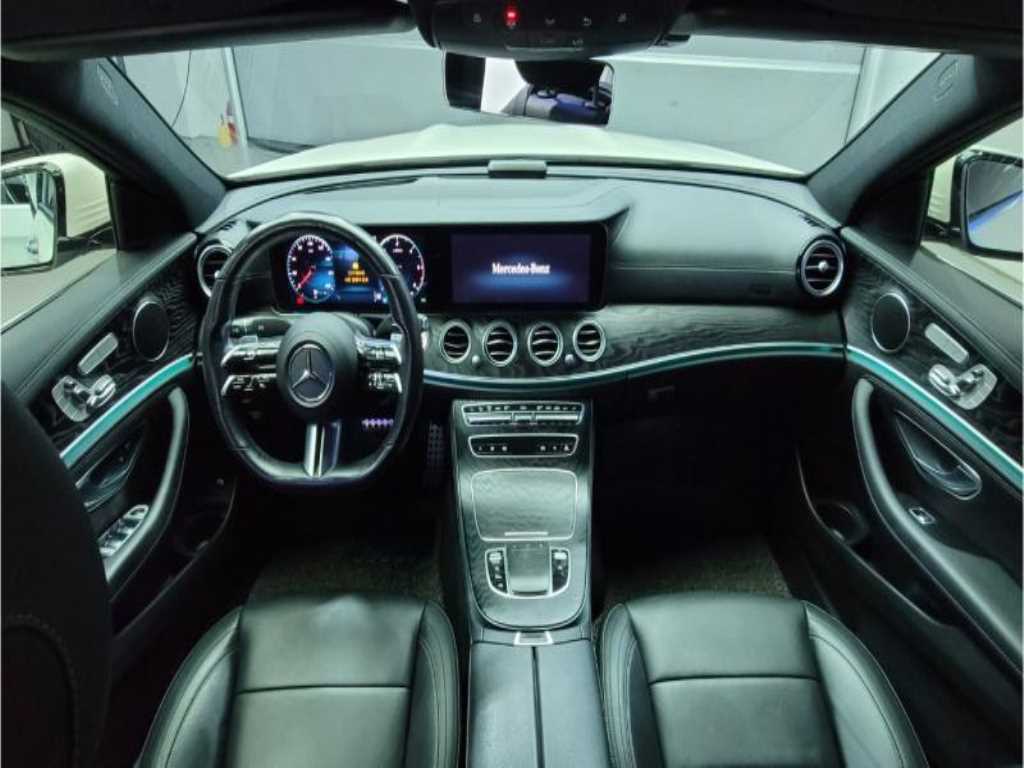 Mercedes Benz E class - Vista 8