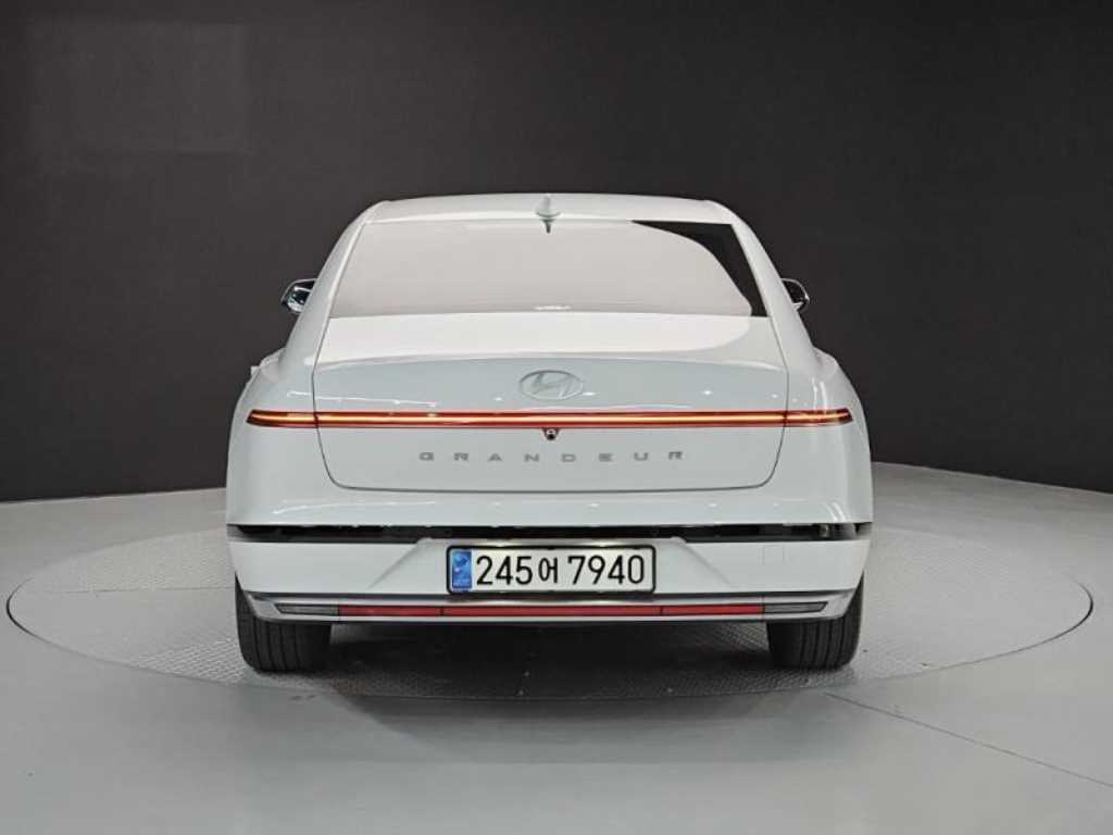 HYUNDAI Grandeur - Vista 3