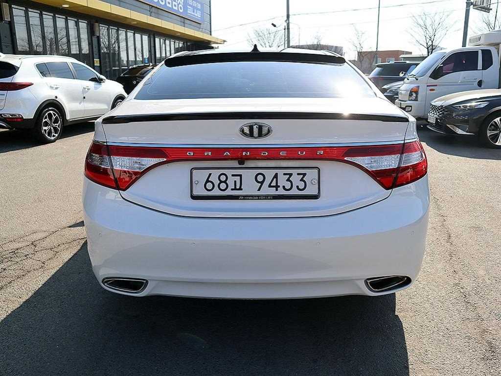HYUNDAI Grandeur - Vista 4