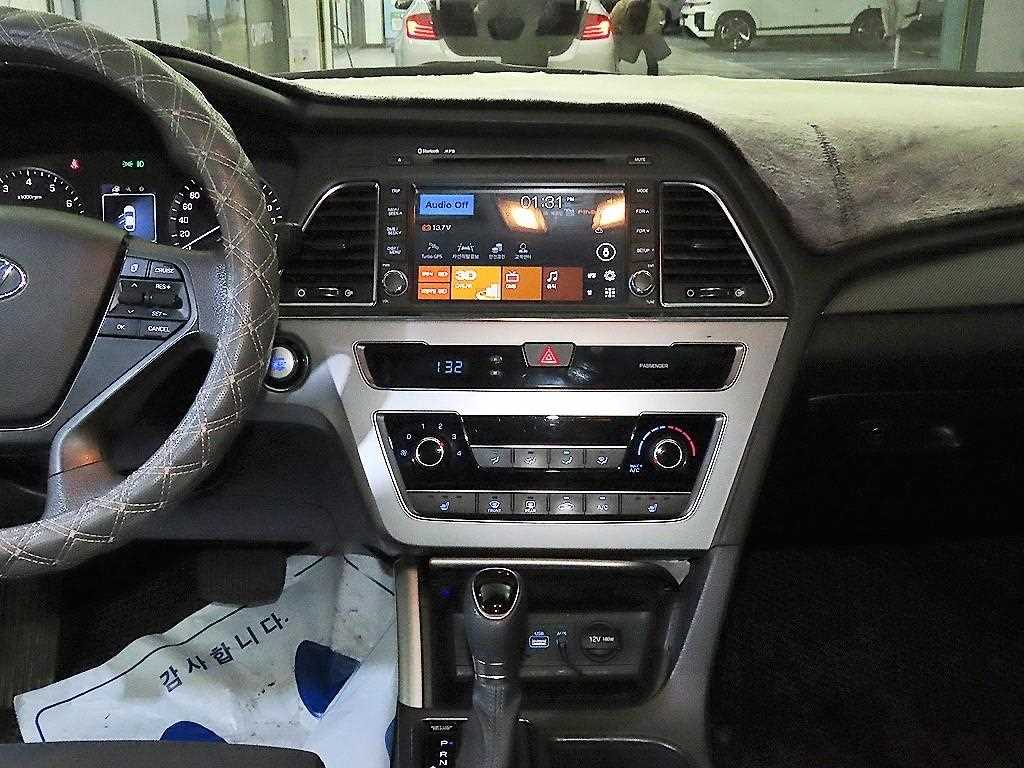 HYUNDAI Sonata - Vista 11