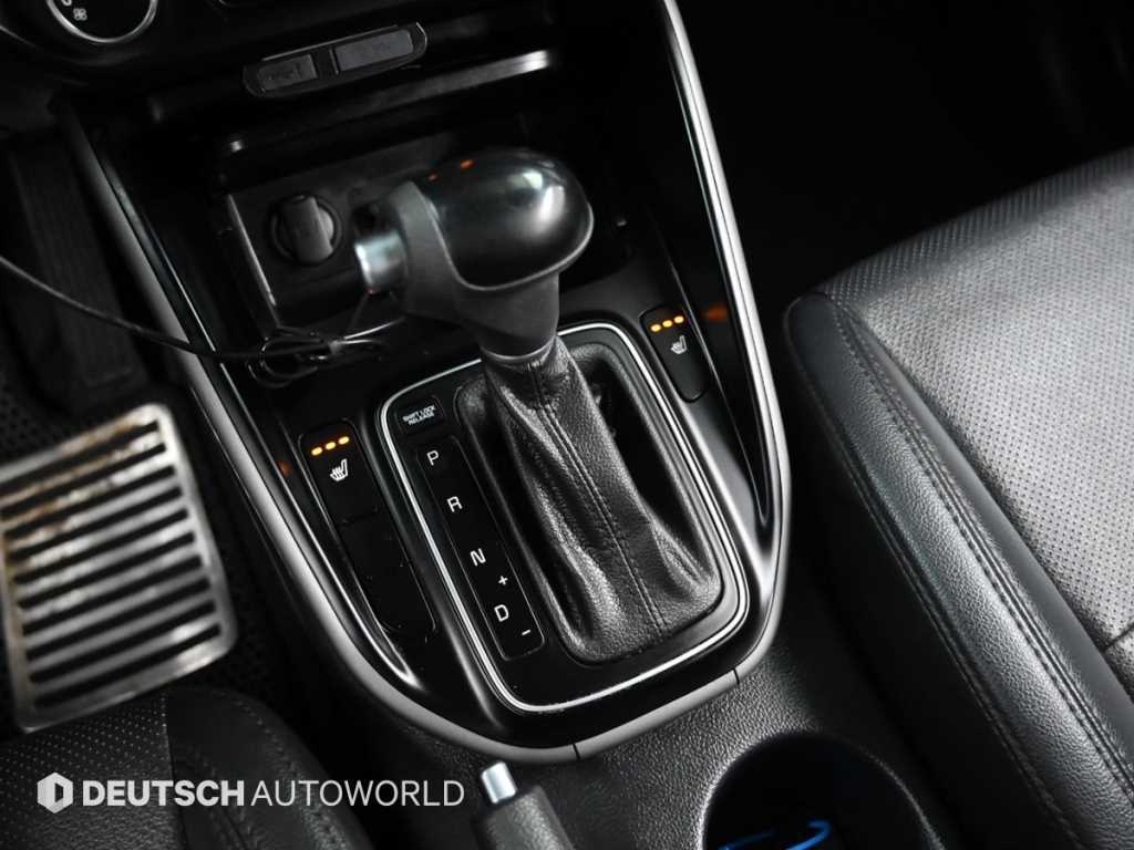 KIA Carens - Vista 9