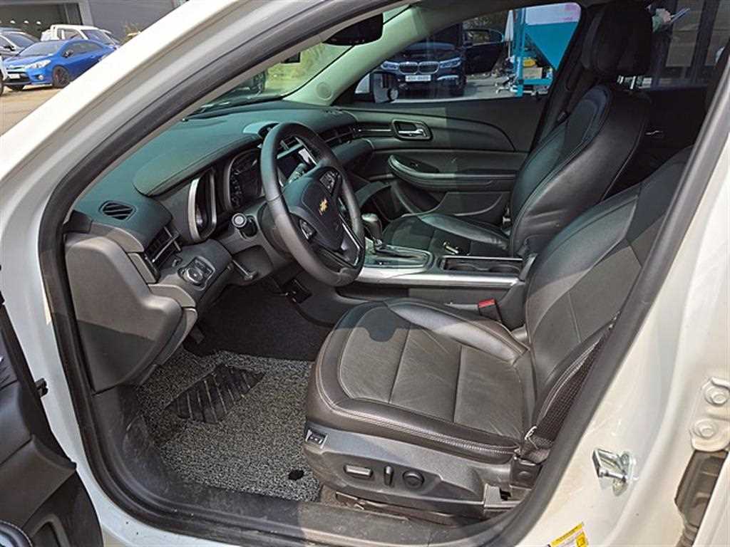 Chevrolet Malibu - Vista 6