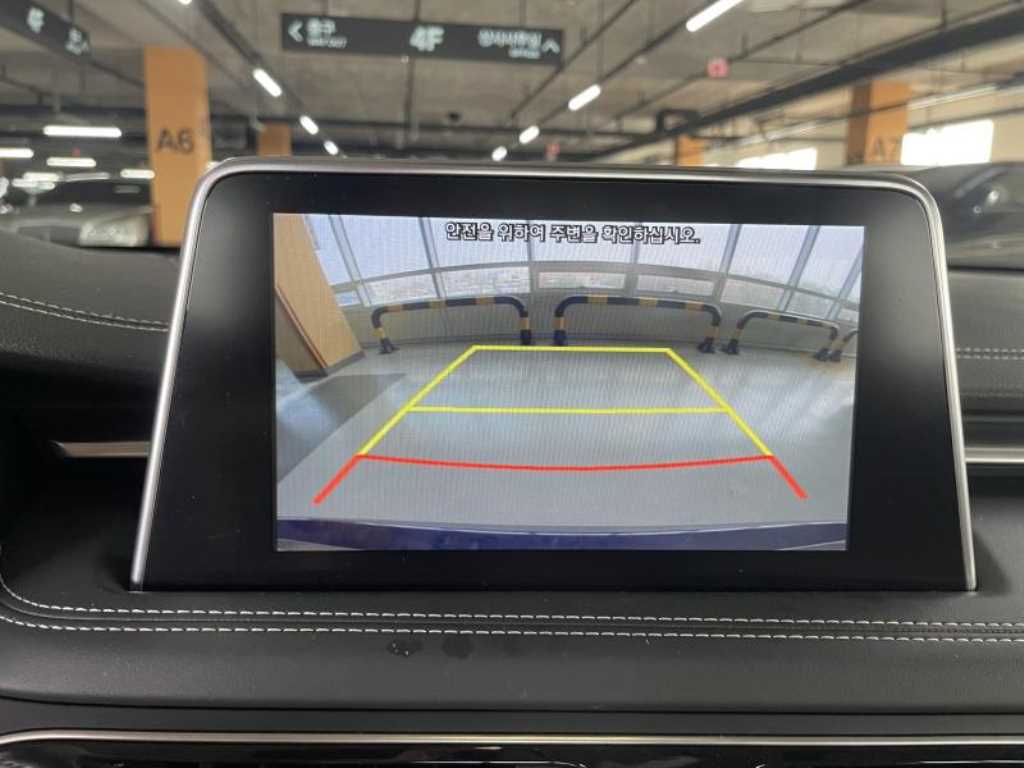 Genesis G70 - Vista 8