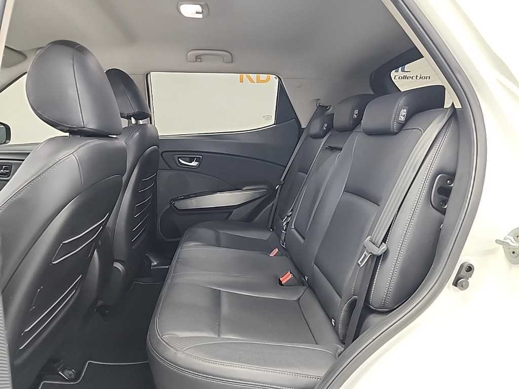 Ssangyong Tivoli - Vista 12