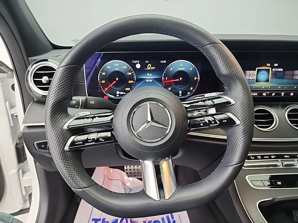 Mercedes Benz E class - Vista 9