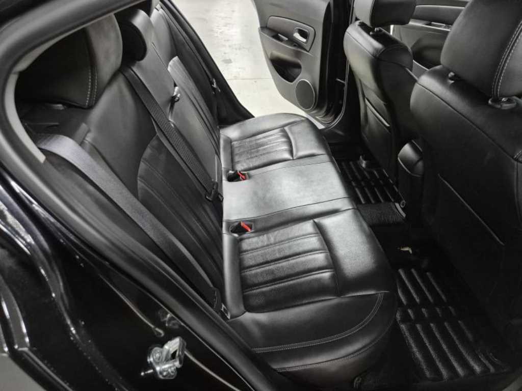 Chevrolet Cruise - Vista 8