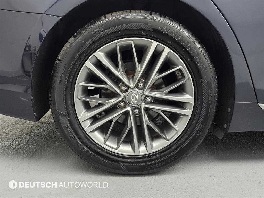 HYUNDAI Grandeur - Vista 5