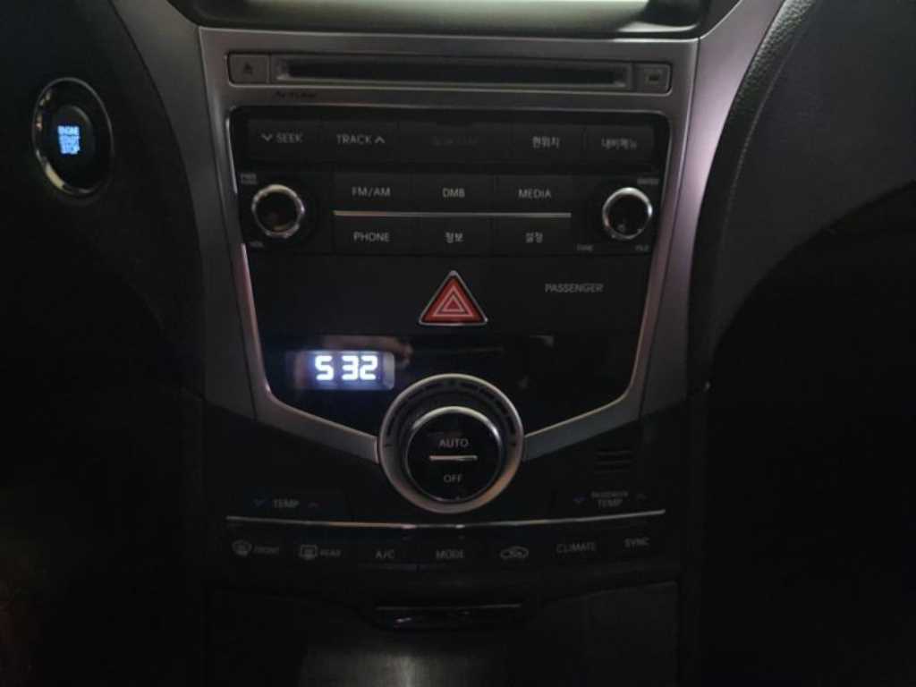 HYUNDAI Grandeur - Vista 12