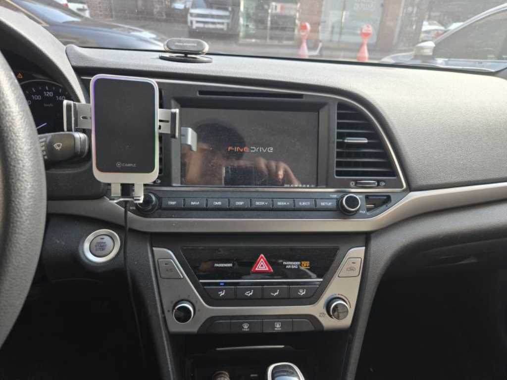 HYUNDAI Avante - Vista 6