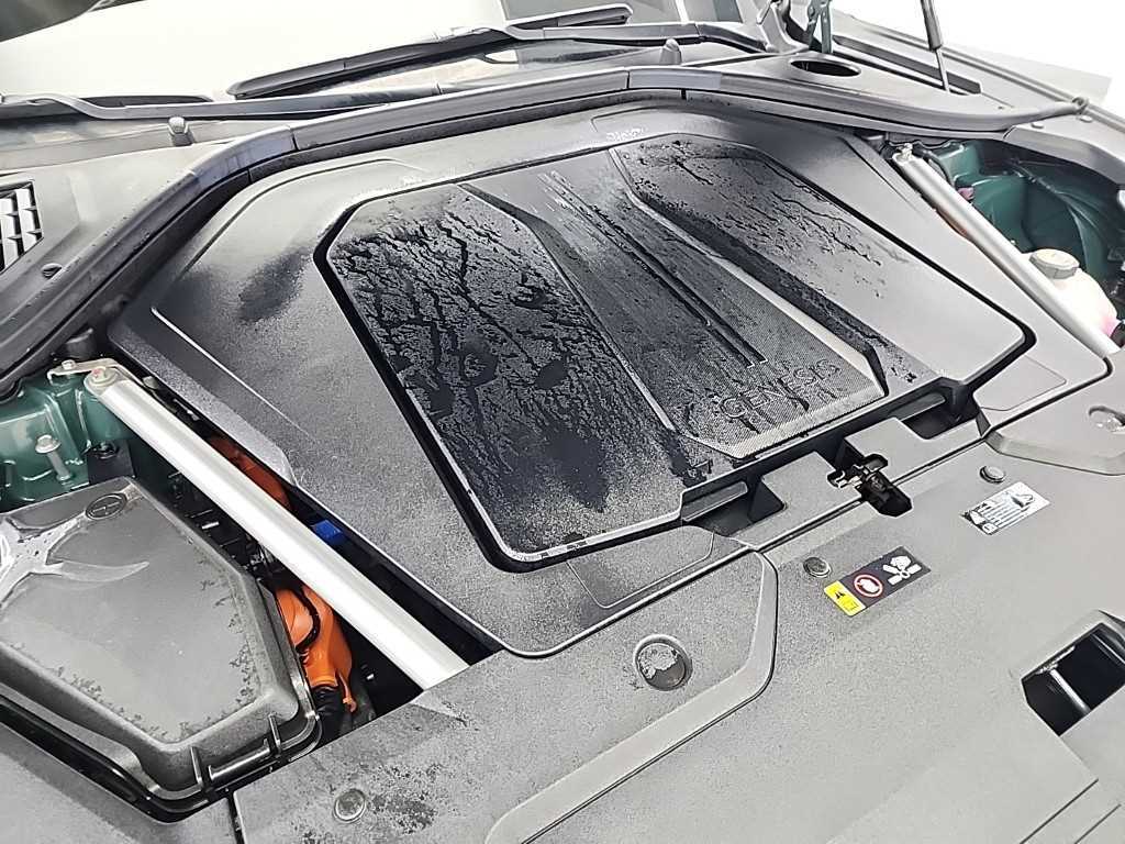 Genesis GV70 - Vista 5