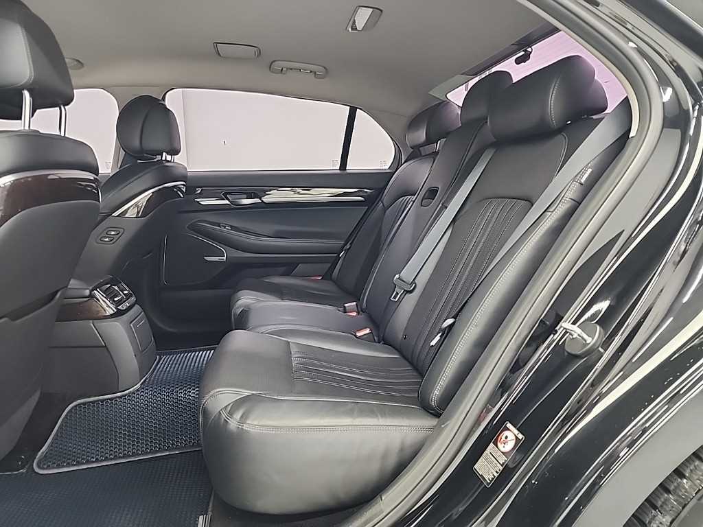 Genesis EQ900 - Vista 12