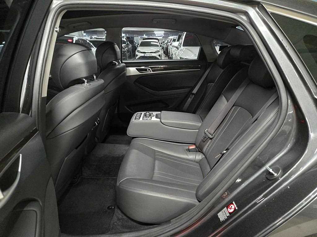 Genesis G80 - Vista 7