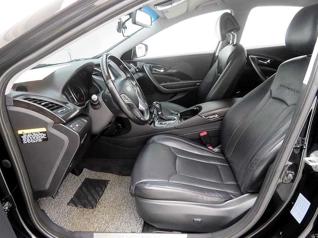 HYUNDAI Grandeur - Vista 5