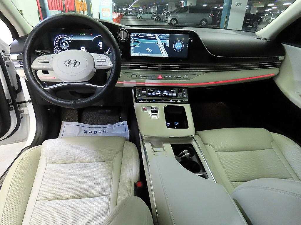 HYUNDAI Grandeur - Vista 10