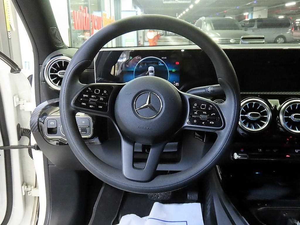 Mercedes Benz A Class - Vista 8