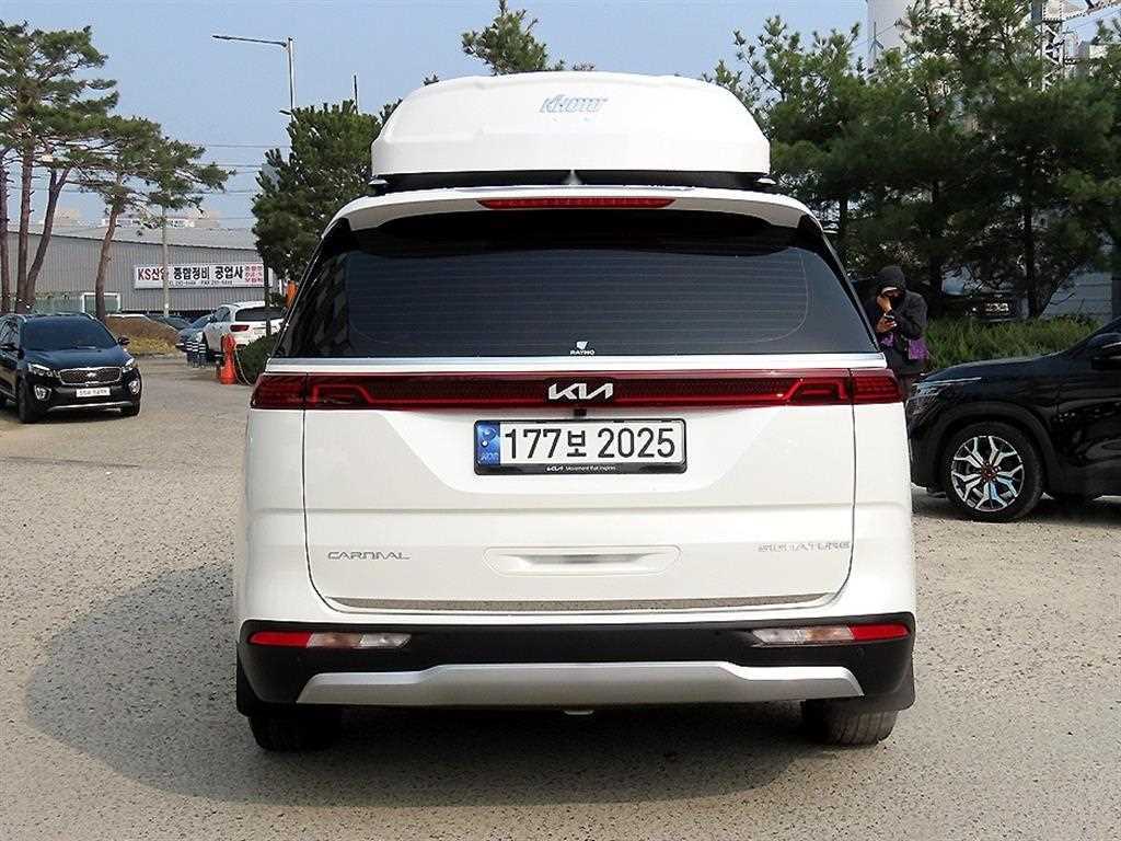 KIA Carnival - Vista 4