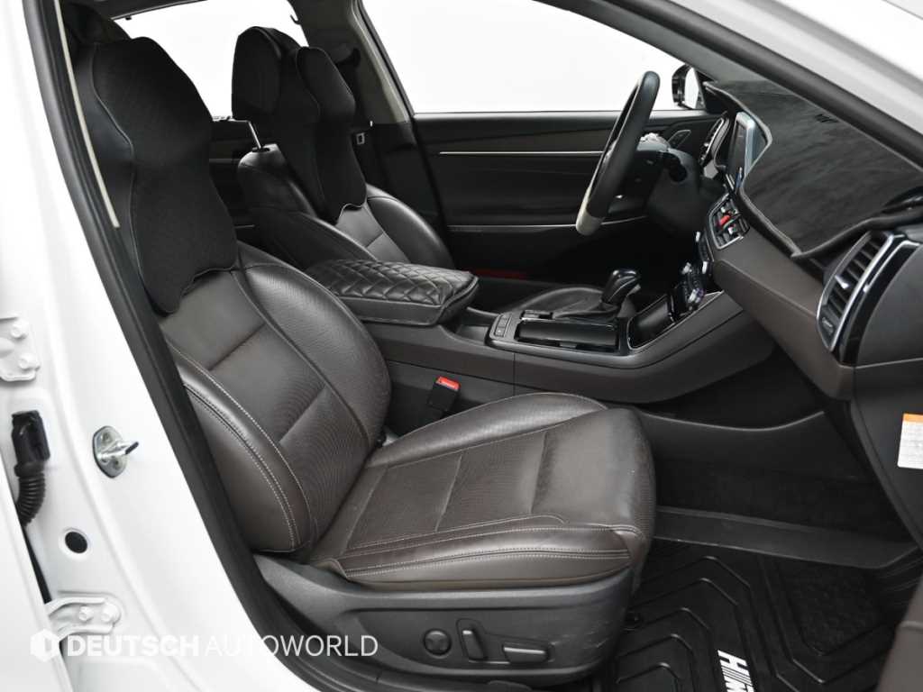 HYUNDAI Grandeur - Vista 10