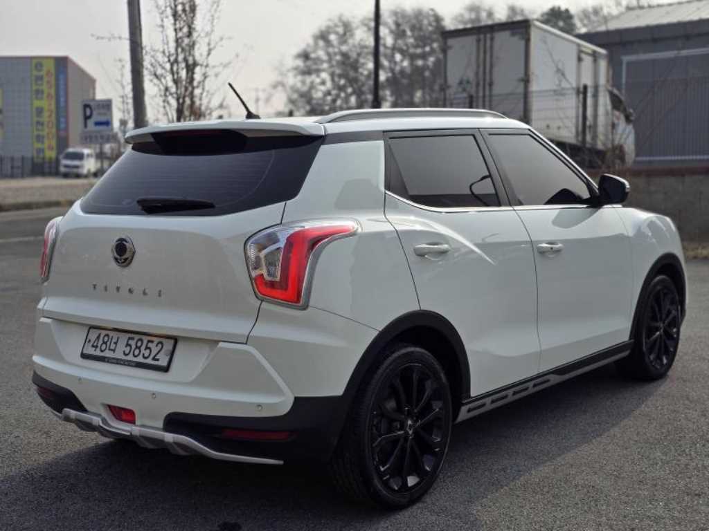 Ssangyong Tivoli - Vista 5