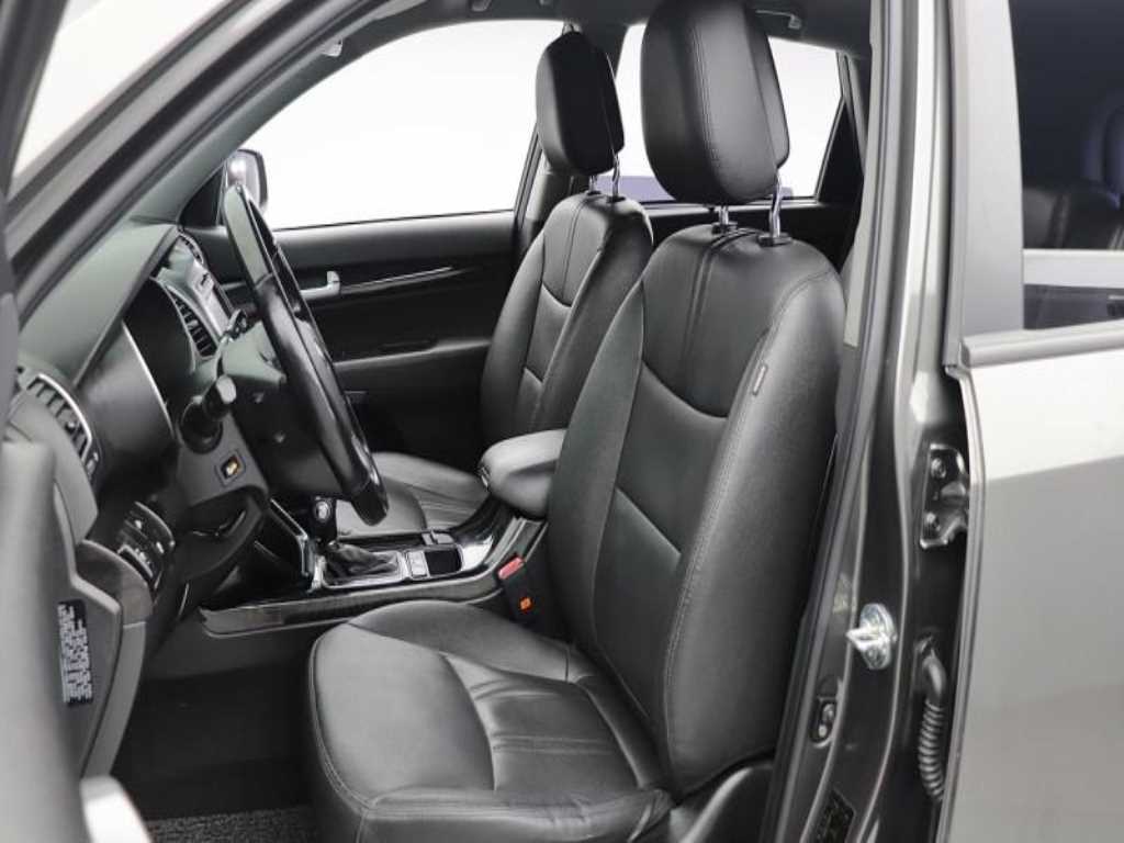 KIA Sorento - Vista 8