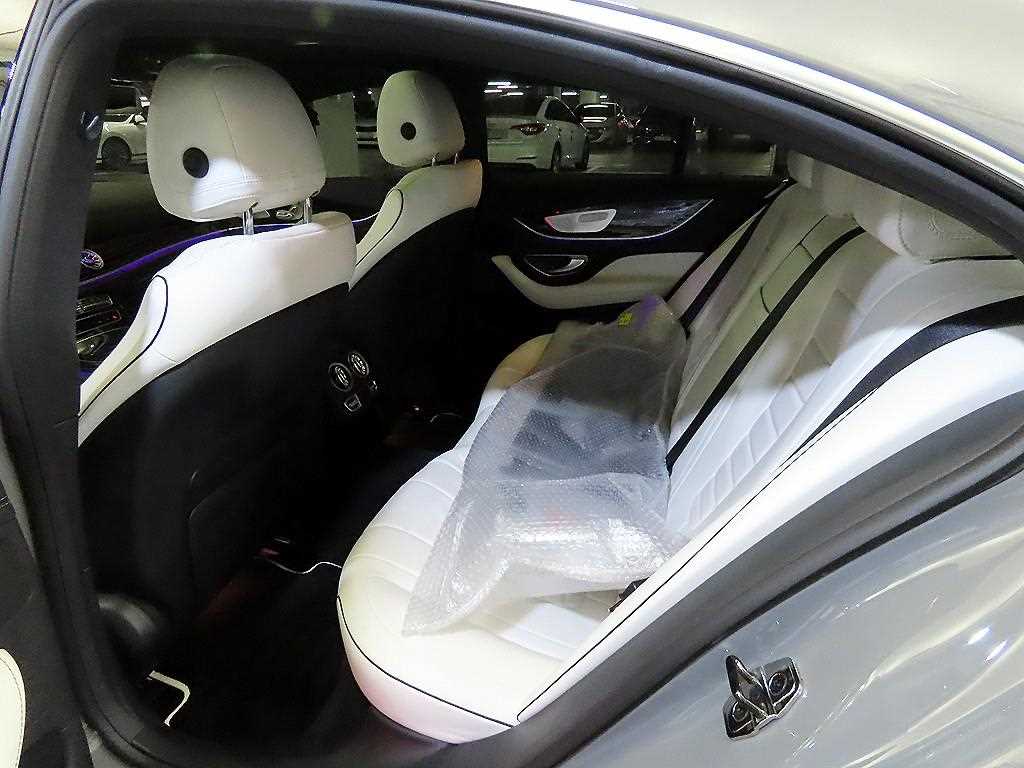 Mercedes Benz CLS Class - Vista 7