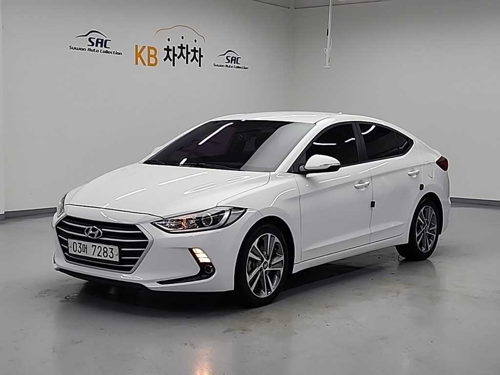 HYUNDAI Avante - Vista 2