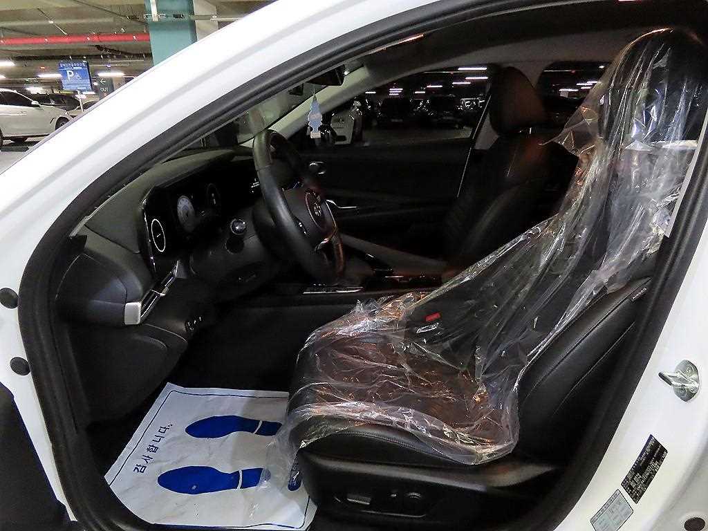 HYUNDAI Avante - Vista 6