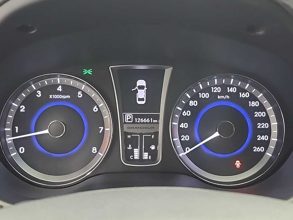 HYUNDAI Grandeur - Vista 6