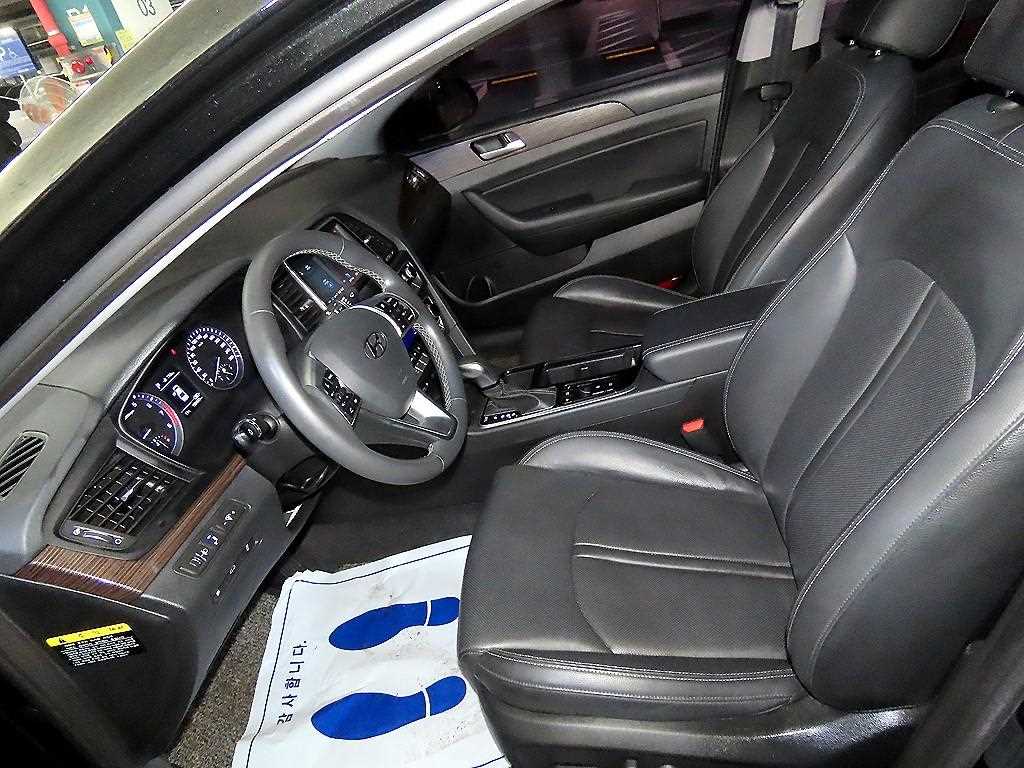 HYUNDAI Sonata - Vista 6