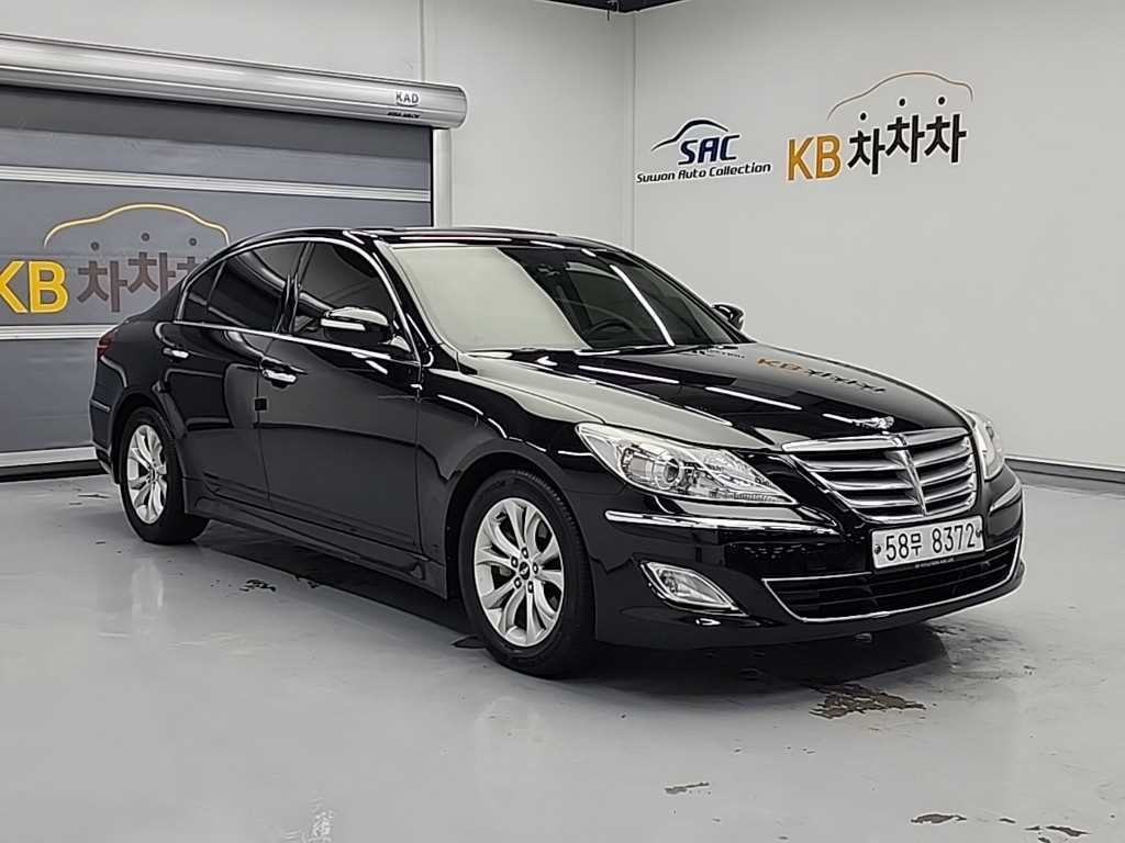 HYUNDAI Genesis - Vista 4