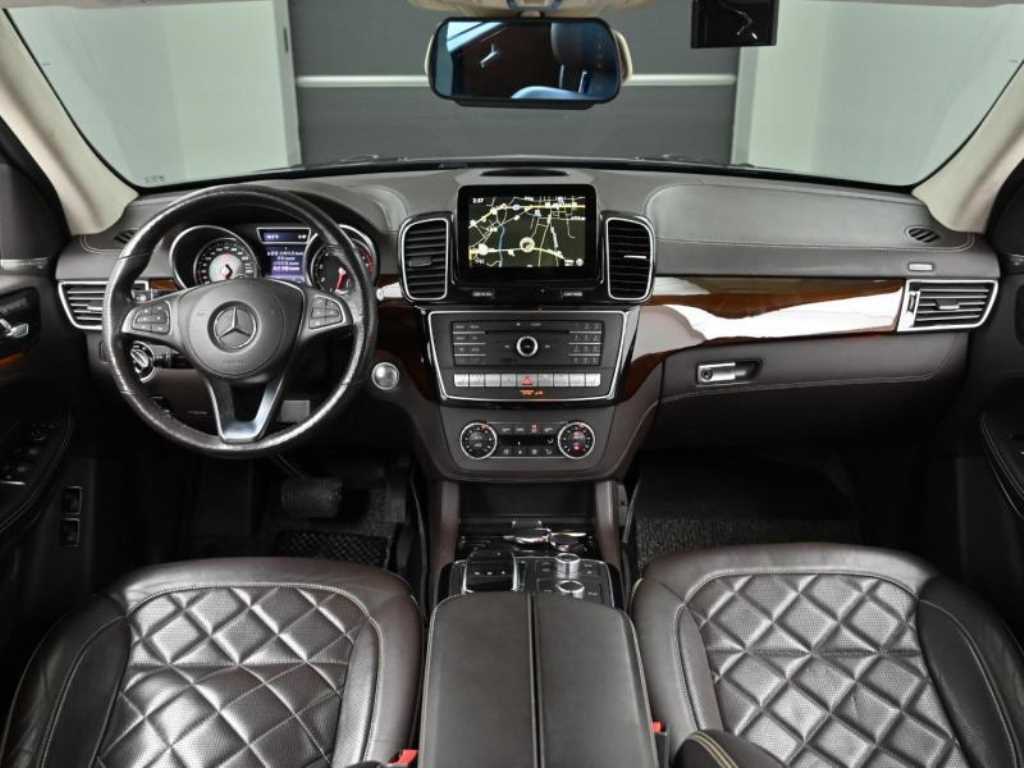 Mercedes Benz GLS Class - Vista 8