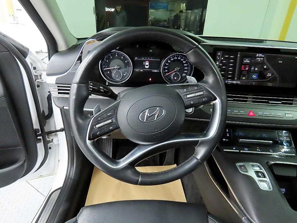 HYUNDAI Grandeur - Vista 9