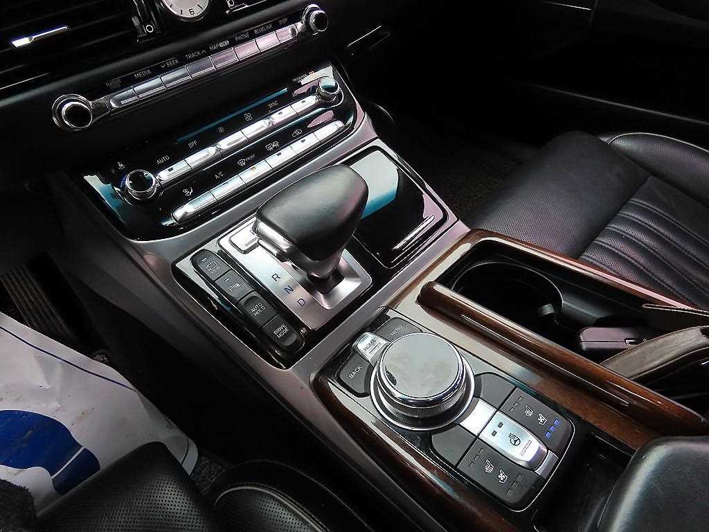 Genesis EQ900 - Vista 11