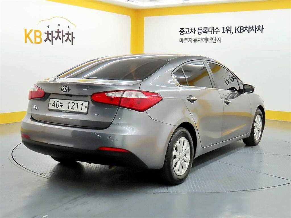 KIA K3 - Vista 4