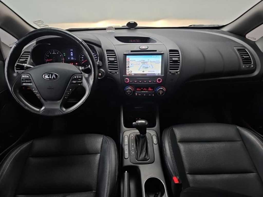 KIA K3 - Vista 5