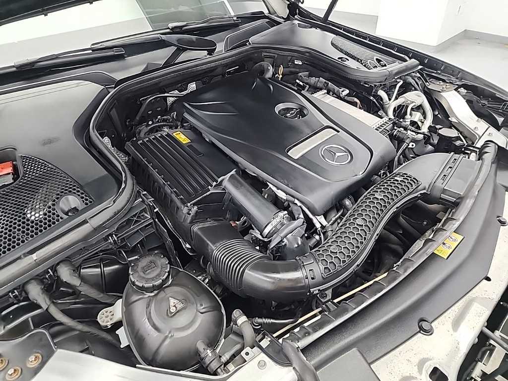 Mercedes Benz E class - Vista 5