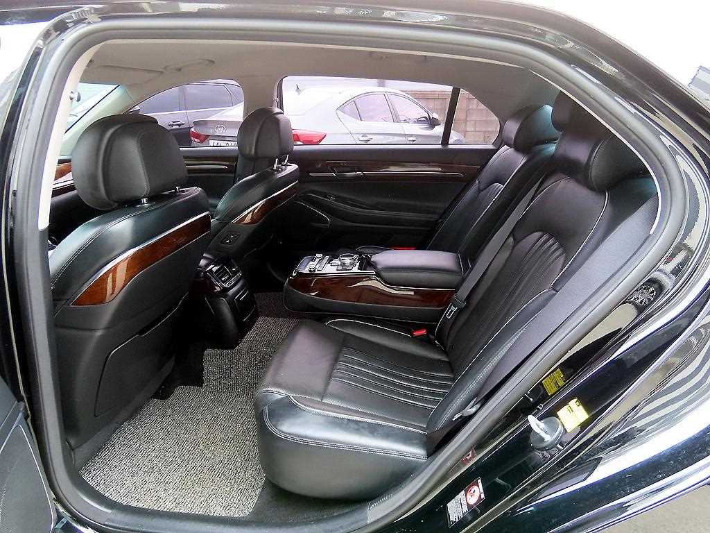 Genesis EQ900 - Vista 6