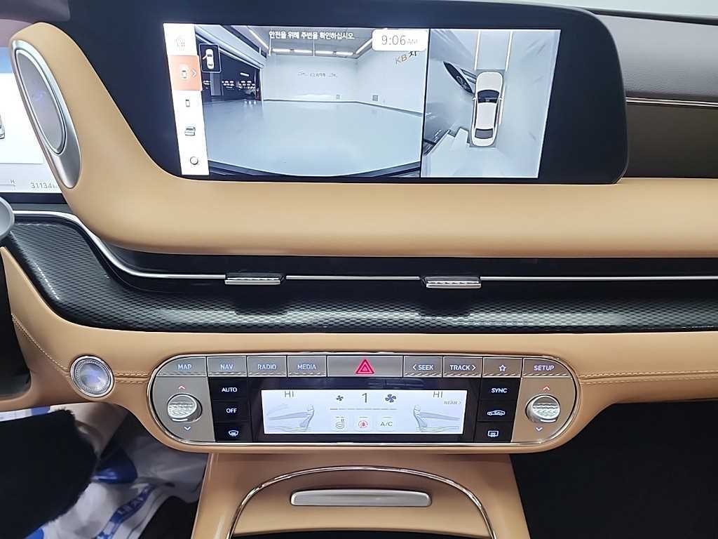 Genesis G90 - Vista 10