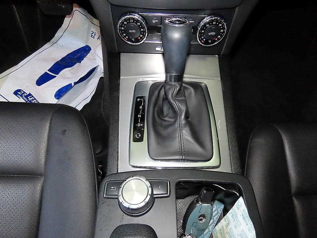 Mercedes Benz C Class - Vista 12