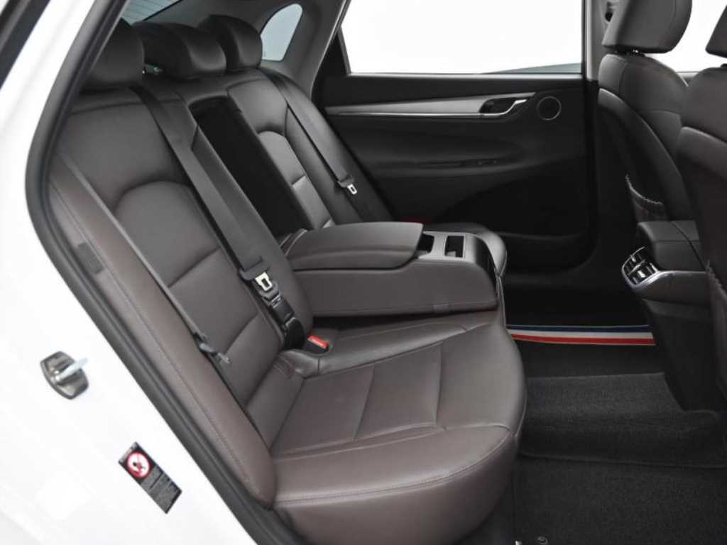 HYUNDAI Grandeur - Vista 12