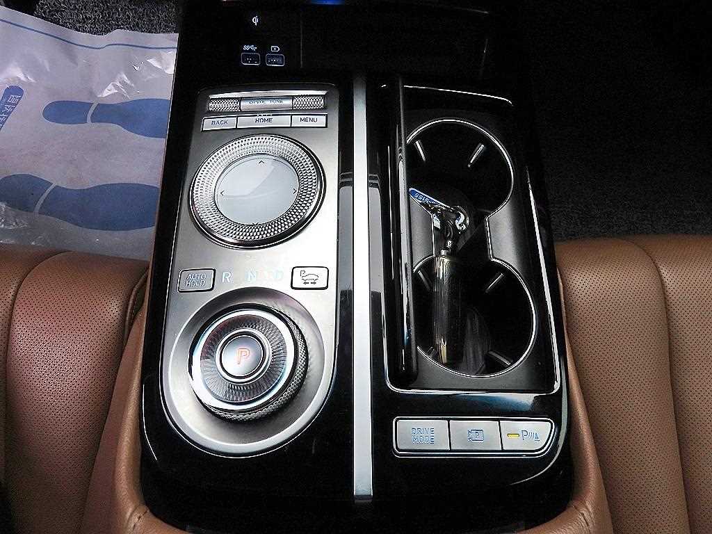 Genesis G80 - Vista 10