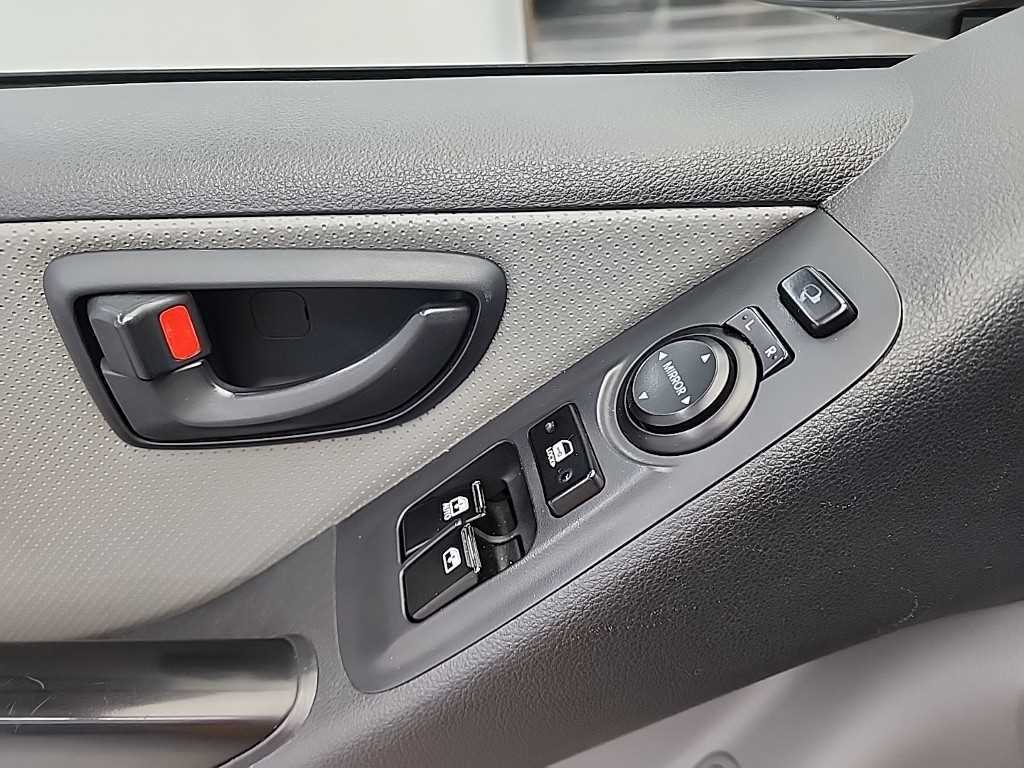 HYUNDAI Starex - Vista 8