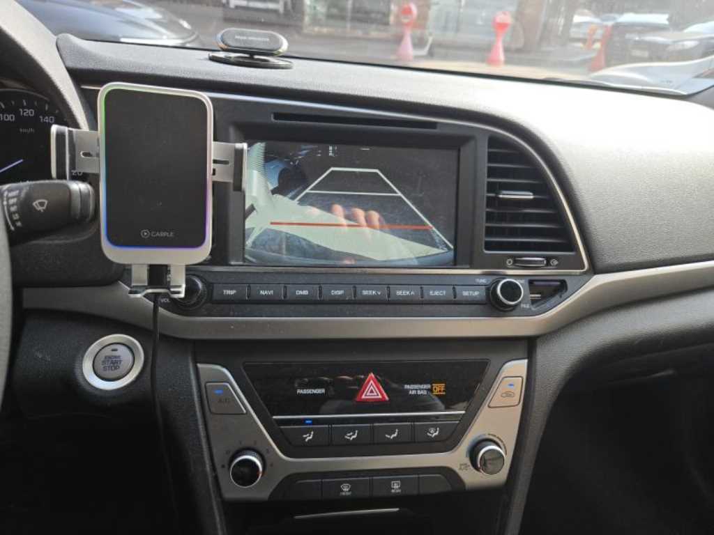 HYUNDAI Avante - Vista 7